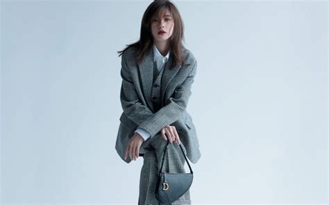 dior サドルバッグ コーデ|【11/25のコーデ】DIORのサドルバッグがマスキュリンな着こな .